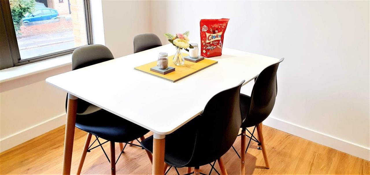 Cliftonville Heights - 2 Bed Home Away From Home Northampton Luaran gambar